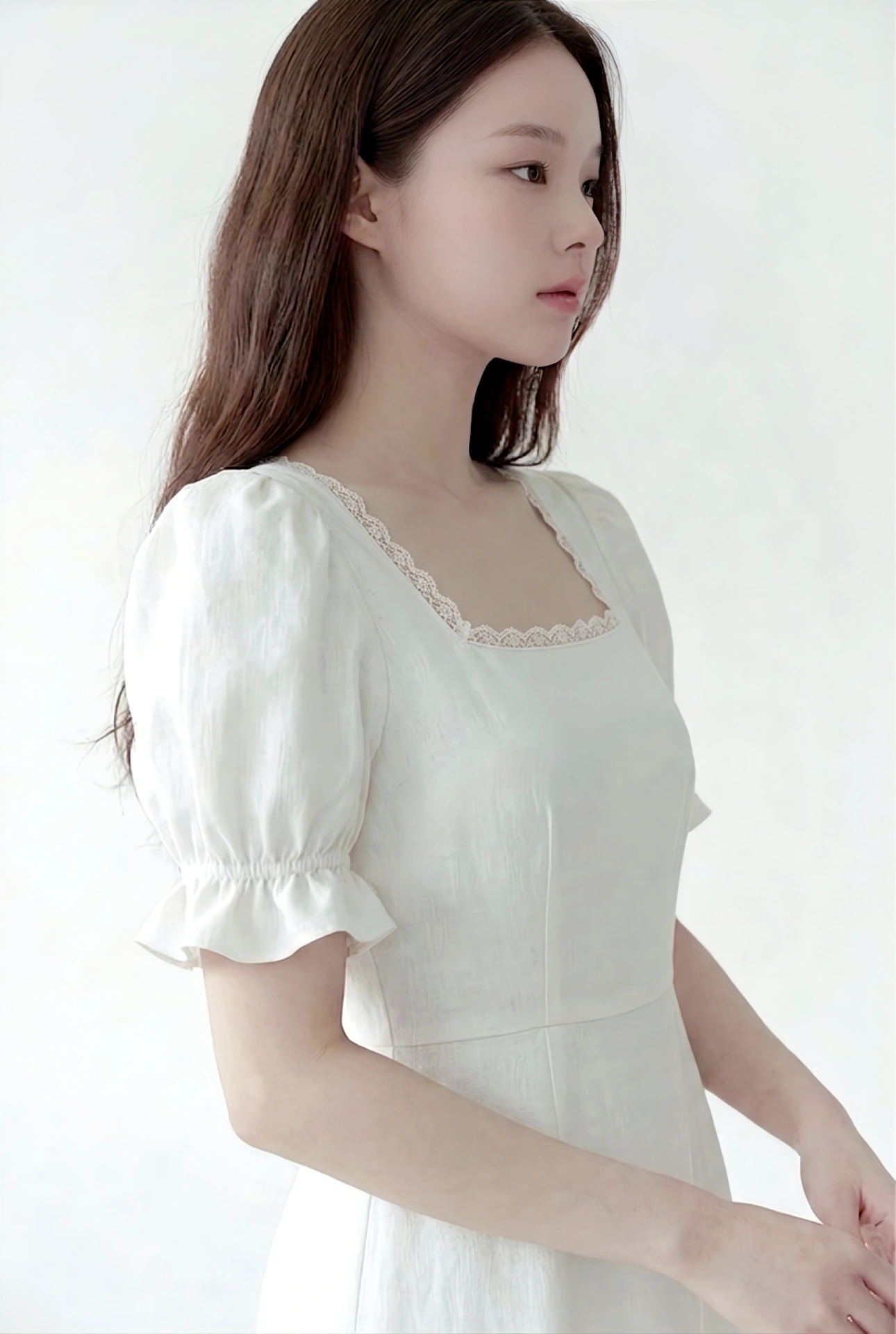 Puffärmel-Leinenkleid aus Muguet-Spitze 2